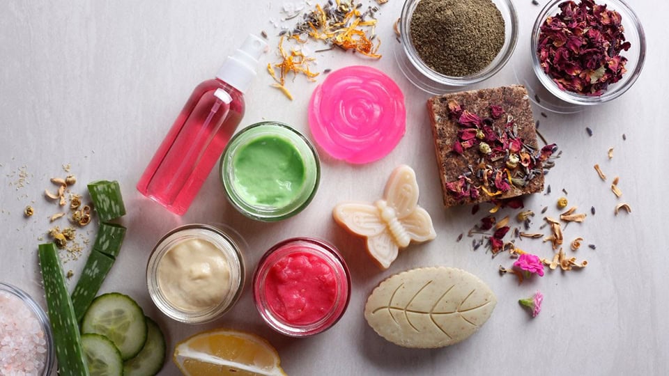 beauty side hustles handmade cosmetics