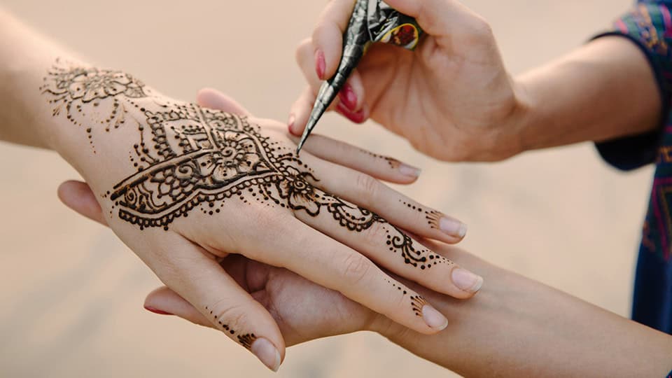 beauty side hustles henna artist